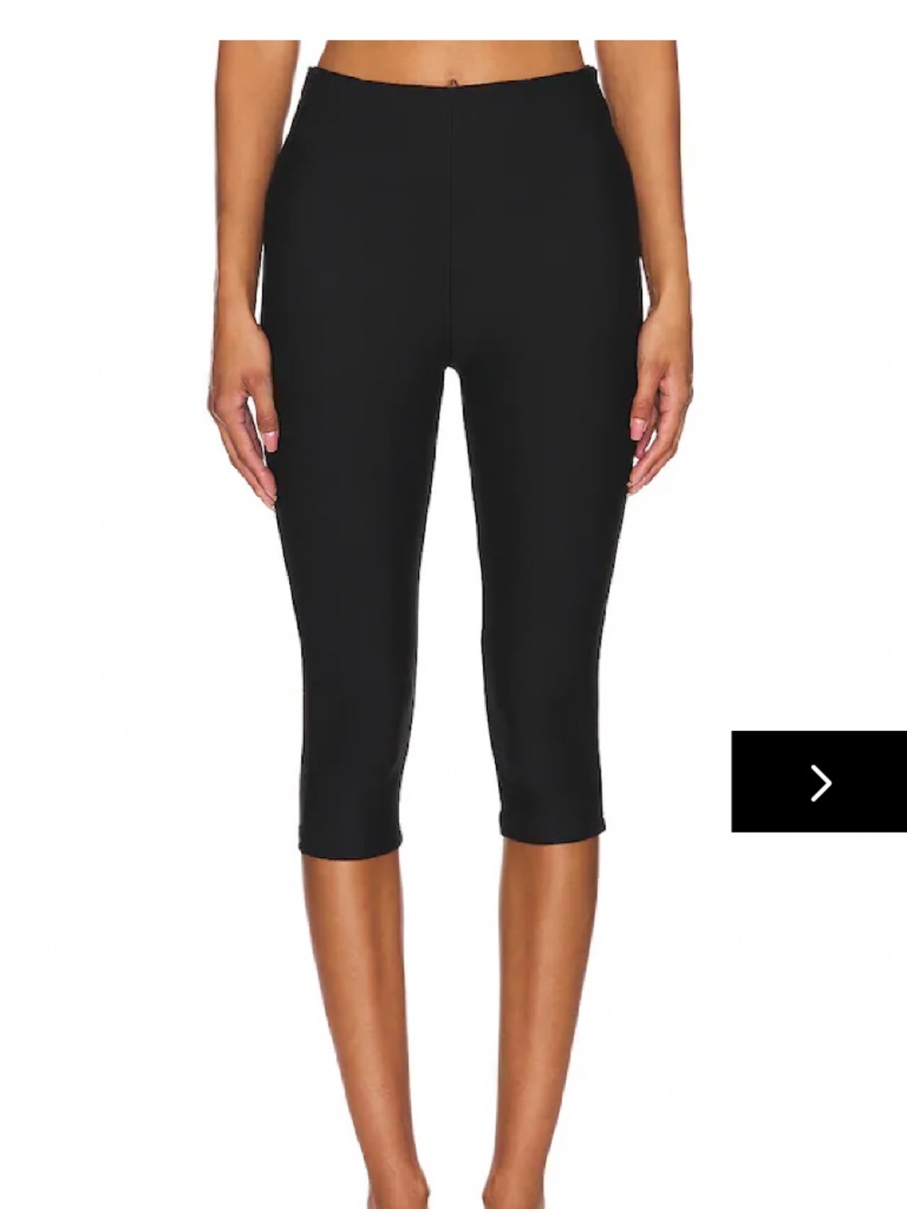 Superdown Chaya Capri in Black